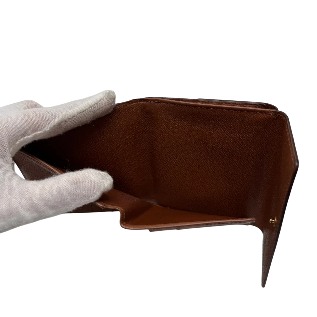 https://cdn.shopify.com/s/files/1/0564/9376/8855/files/Louis_Vuitton_Geldbeutel_Elise_monogram_braun_11.webp?v=1784241424