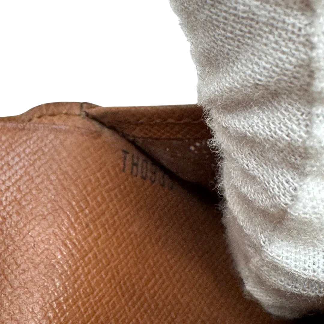 https://cdn.shopify.com/s/files/1/0564/9376/8855/files/Louis_Vuitton_Geldbeutel_Elise_monogram_braun_12.webp?v=1784241424
