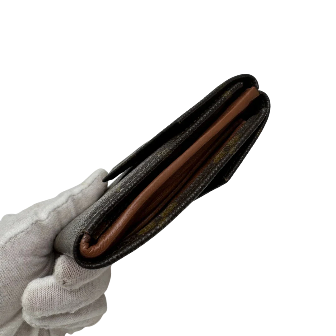 https://cdn.shopify.com/s/files/1/0564/9376/8855/files/Louis_Vuitton_Geldbeutel_Elise_monogram_braun_3_b2da7af3-115a-4d89-8c8f-d46d6685c4f2.webp?v=1784242984