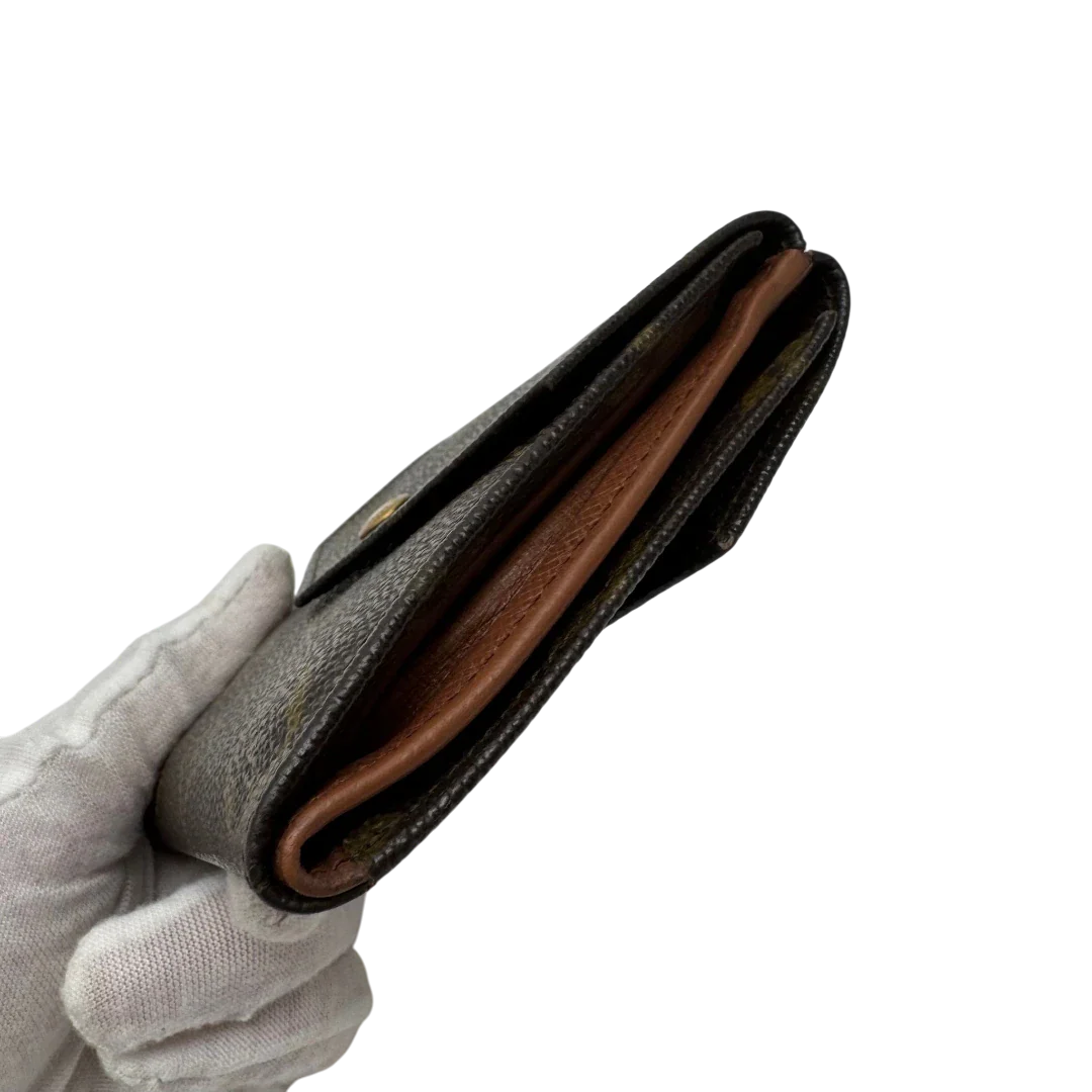 https://cdn.shopify.com/s/files/1/0564/9376/8855/files/Louis_Vuitton_Geldbeutel_Elise_monogram_braun_4_41895c68-5b3c-46b9-a5b6-41ca649c8d6a.webp?v=1784242984