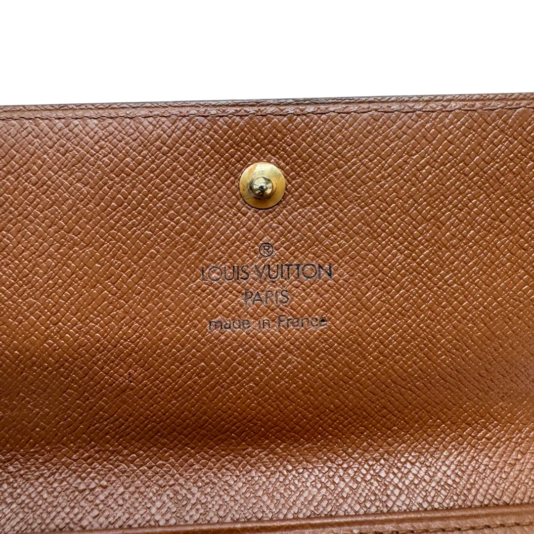 https://cdn.shopify.com/s/files/1/0564/9376/8855/files/Louis_Vuitton_Geldbeutel_Elise_monogram_braun_9.webp?v=1784241425