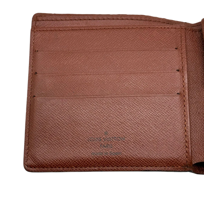 https://cdn.shopify.com/s/files/1/0564/9376/8855/files/Louis_Vuitton_Geldbeutel_Marco_monogram_braun_17.webp?v=1784243394