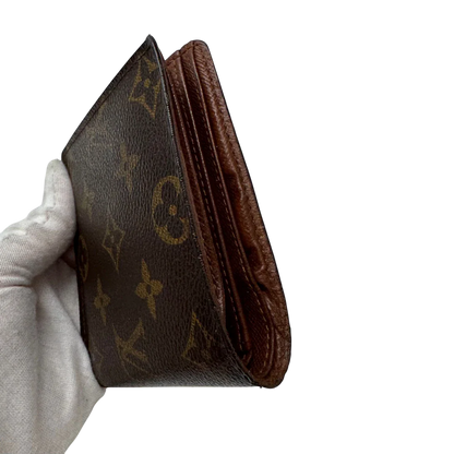 https://cdn.shopify.com/s/files/1/0564/9376/8855/files/Louis_Vuitton_Geldbeutel_Marco_monogram_braun_3.webp?v=1783512739