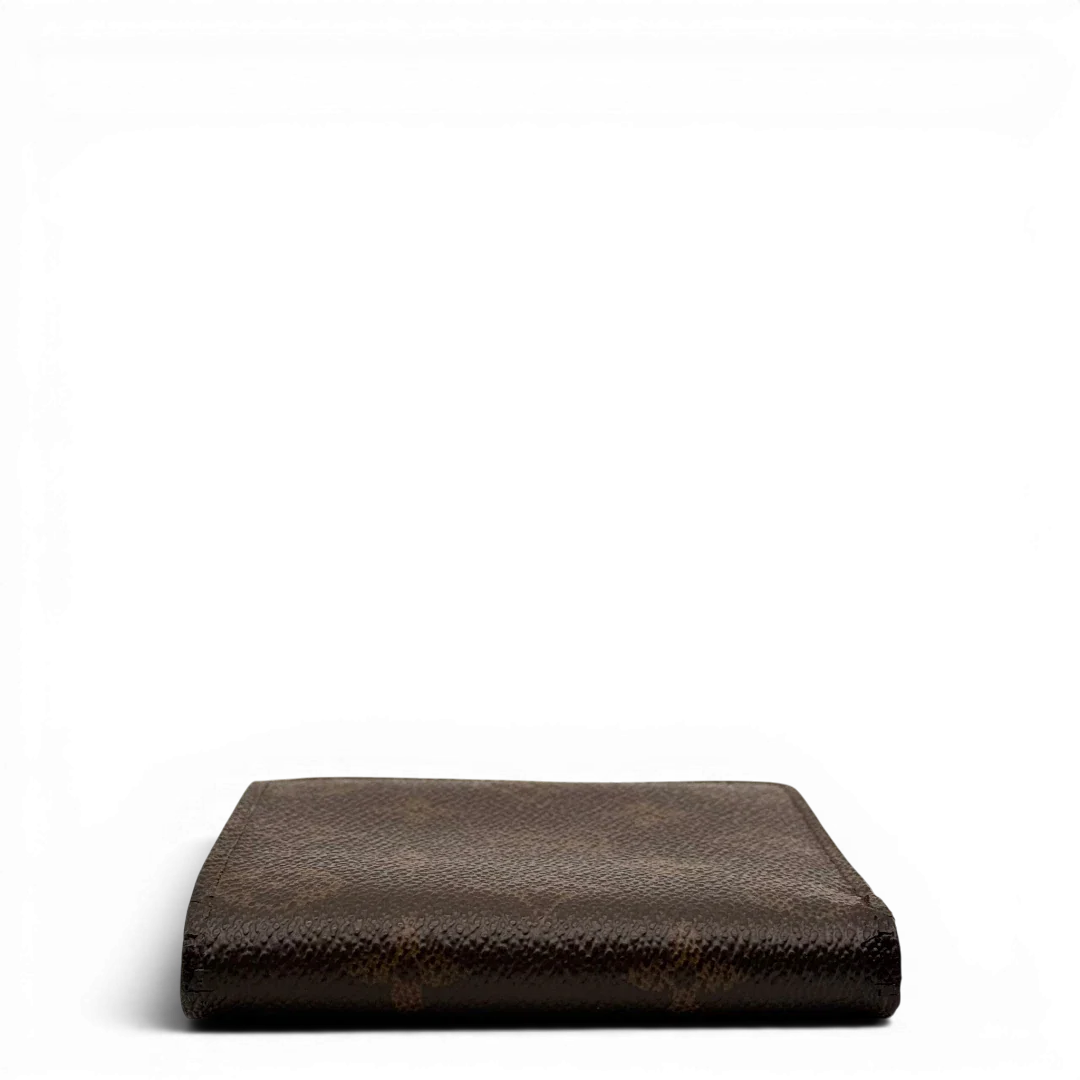 https://cdn.shopify.com/s/files/1/0564/9376/8855/files/Louis_Vuitton_Geldbeutel_Marco_monogram_braun_3_e07579eb-7f28-4e29-9b45-6a009ca3a5d8.webp?v=1784243393