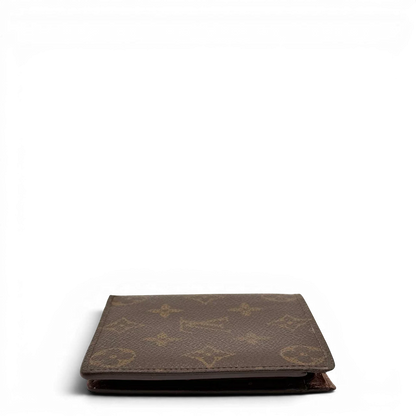 https://cdn.shopify.com/s/files/1/0564/9376/8855/files/Louis_Vuitton_Geldbeutel_Marco_monogram_braun_4_b0307052-c4ea-454e-95f3-007facafa1e2.webp?v=1784243393