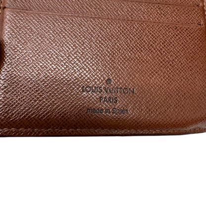 https://cdn.shopify.com/s/files/1/0564/9376/8855/files/Louis_Vuitton_Geldbeutel_Marco_monogram_braun_6.webp?v=1783512740