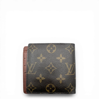 https://cdn.shopify.com/s/files/1/0564/9376/8855/files/Louis_Vuitton_Geldbeutel_Marco_monogram_braun_vintage_LV3877.webp?v=1775052186