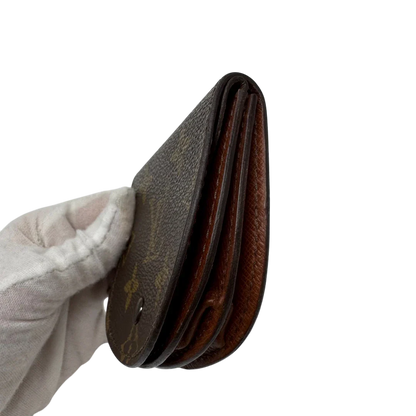 https://cdn.shopify.com/s/files/1/0564/9376/8855/files/Louis_Vuitton_Geldbeutel_Munzetui_Guse_monogram_braun_3.webp?v=1784270716