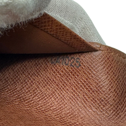 https://cdn.shopify.com/s/files/1/0564/9376/8855/files/Louis_Vuitton_Geldbeutel_Portefeuille_Tresor_monogram_braun_11_1d1a8e5d-af8d-4832-9c67-0f53448ea1db.webp?v=1784270561
