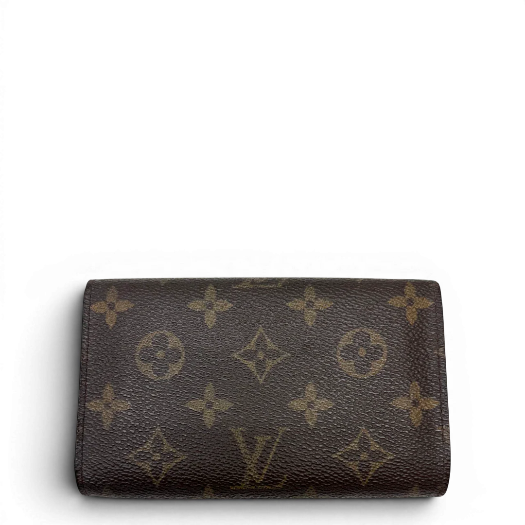 https://cdn.shopify.com/s/files/1/0564/9376/8855/files/Louis_Vuitton_Geldbeutel_Portefeuille_Tresor_monogram_braun_2.webp?v=1783512659