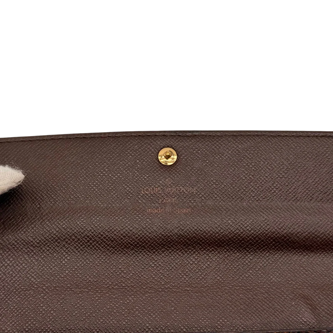 https://cdn.shopify.com/s/files/1/0564/9376/8855/files/Louis_Vuitton_Geldbeutel_Sarah_Damier_Ebene_braun_21.webp?v=1784242504