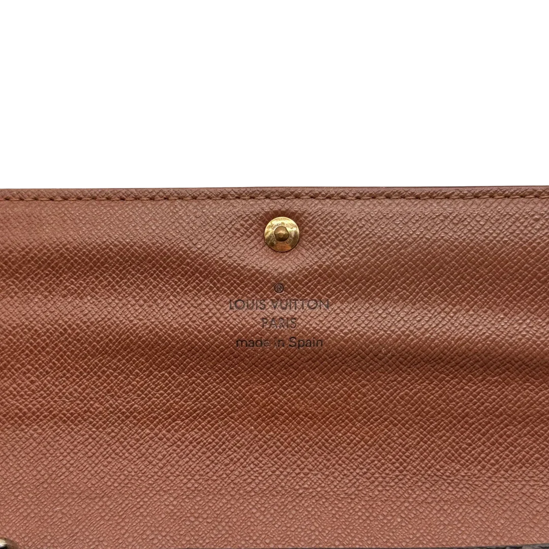 https://cdn.shopify.com/s/files/1/0564/9376/8855/files/Louis_Vuitton_Geldbeutel_Sarah_monogram_braun_14_342b8df9-d675-449a-b8ad-31c466bff5c3.webp?v=1784270404