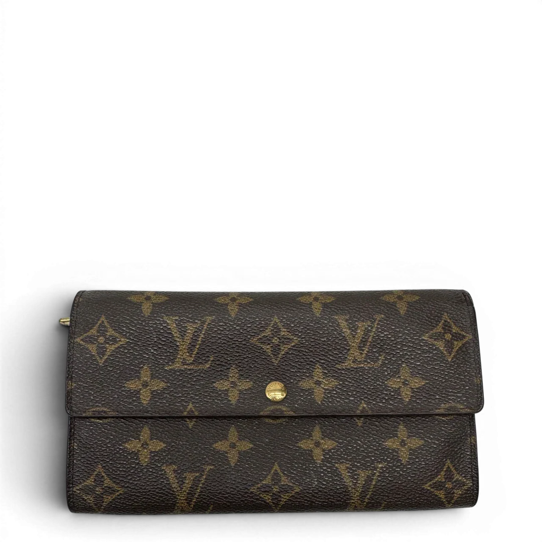 https://cdn.shopify.com/s/files/1/0564/9376/8855/files/Louis_Vuitton_Geldbeutel_Sarah_monogram_braun_1_7413bc84-54ff-4085-b7bb-2f2e9ea826d4.webp?v=1784243083