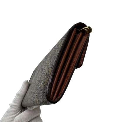 https://cdn.shopify.com/s/files/1/0564/9376/8855/files/Louis_Vuitton_Geldbeutel_Sarah_monogram_braun_3_44241f05-9ad9-428c-b3f6-ff52fa39efc6.webp?v=1784243082
