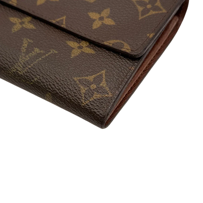 https://cdn.shopify.com/s/files/1/0564/9376/8855/files/Louis_Vuitton_Geldbeutel_Sarah_monogram_braun_5_a8ab83ef-bfdc-4a58-bd4b-c2d2c117a570.webp?v=1784270404