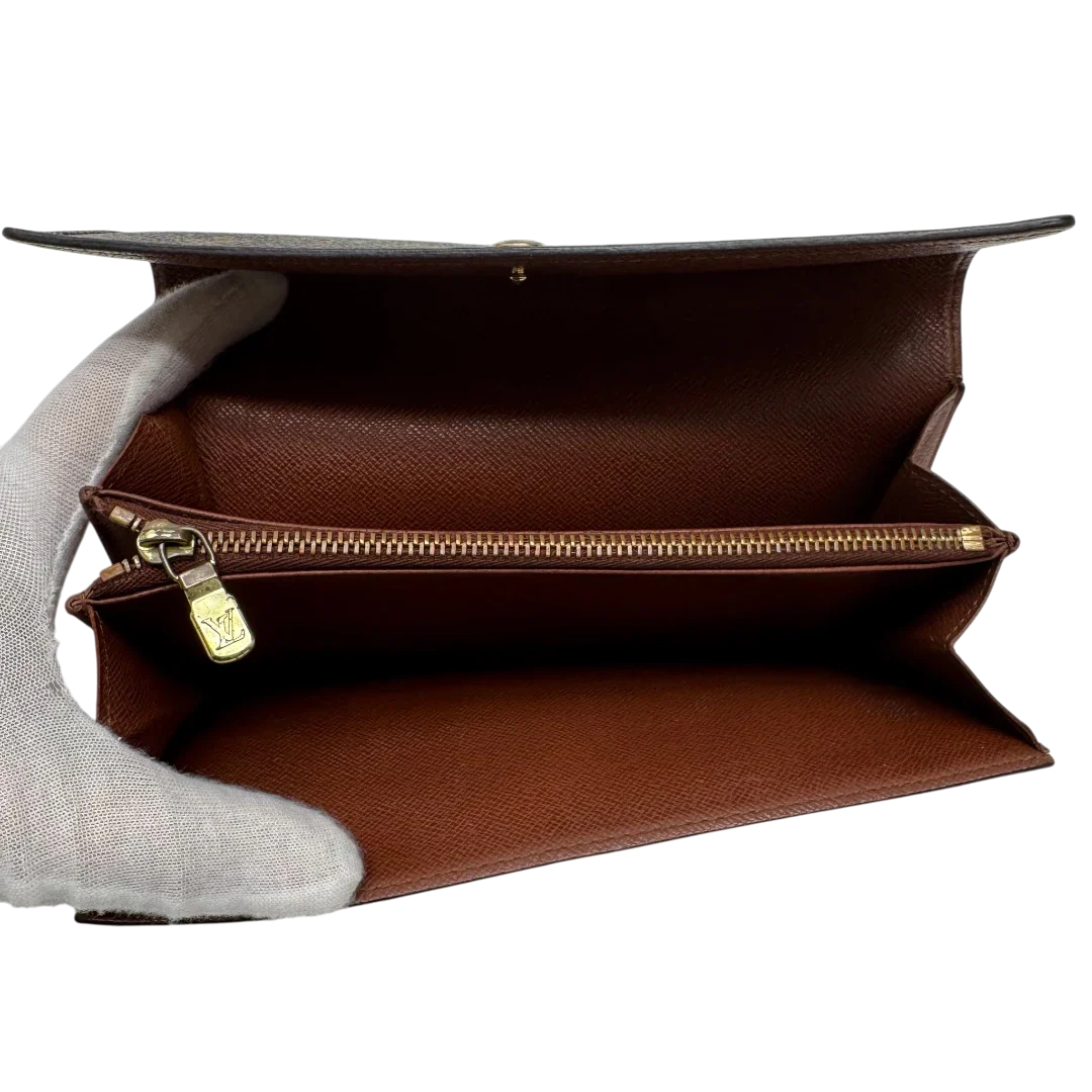 https://cdn.shopify.com/s/files/1/0564/9376/8855/files/Louis_Vuitton_Geldbeutel_Sarah_monogram_braun_9.webp?v=1784241821