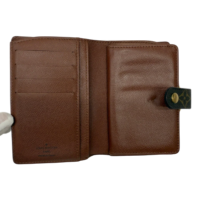 https://cdn.shopify.com/s/files/1/0564/9376/8855/files/Louis_Vuitton_Geldbeutel_Viennois_monogram_braun_13.webp?v=1782983625