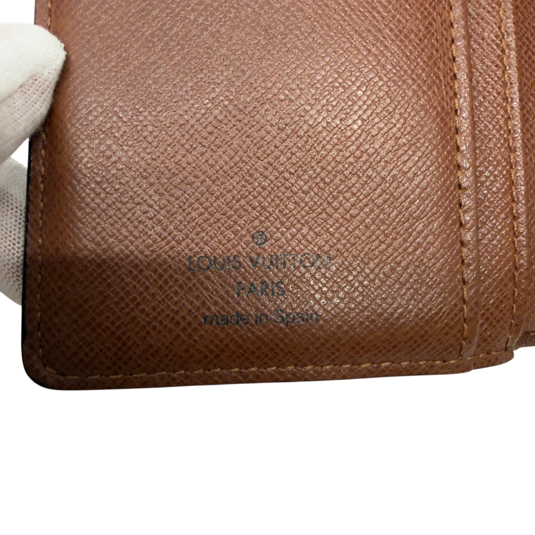 https://cdn.shopify.com/s/files/1/0564/9376/8855/files/Louis_Vuitton_Geldbeutel_Viennois_monogram_braun_14.webp?v=1782983625