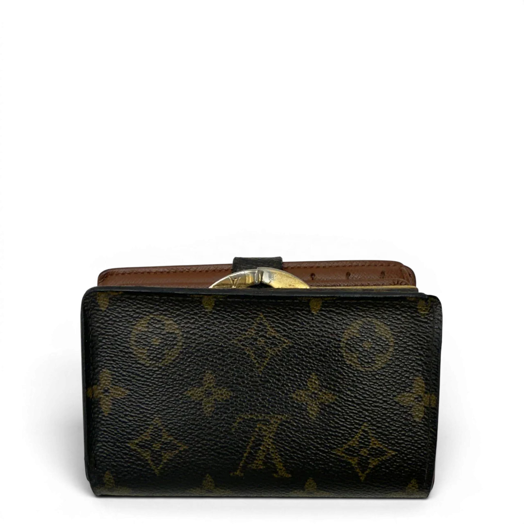 https://cdn.shopify.com/s/files/1/0564/9376/8855/files/Louis_Vuitton_Geldbeutel_Viennois_monogram_braun_1_fa279476-5c50-4820-bc3a-594d8d410725.webp?v=1782983793