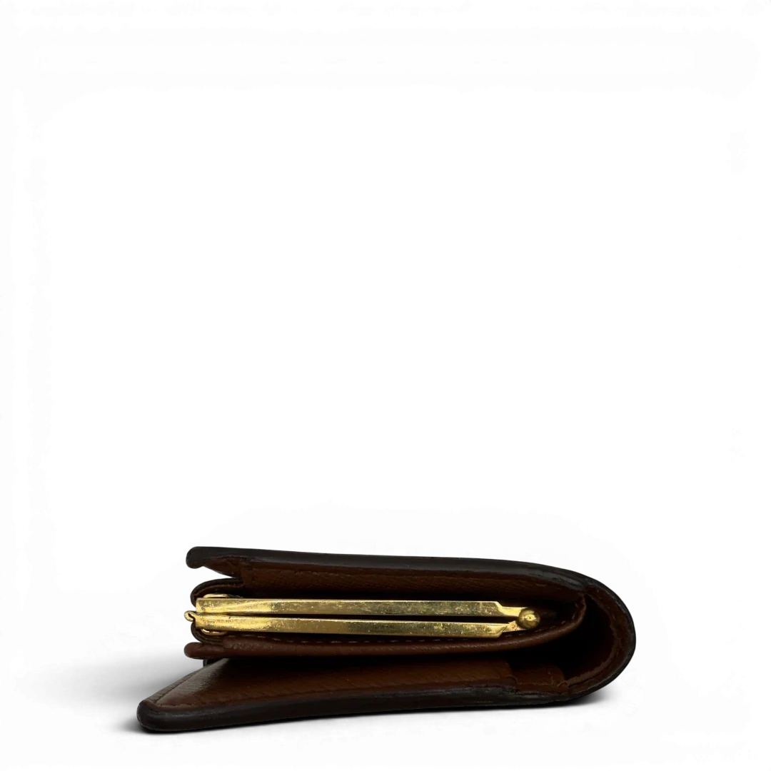https://cdn.shopify.com/s/files/1/0564/9376/8855/files/Louis_Vuitton_Geldbeutel_Viennois_monogram_braun_5_9bbaf8ca-838a-44c4-be22-200d24a41455.webp?v=1782983793