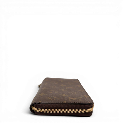https://cdn.shopify.com/s/files/1/0564/9376/8855/files/Louis_Vuitton_Geldbeutel_Zippy_monogram_braun_3.webp?v=1784241675