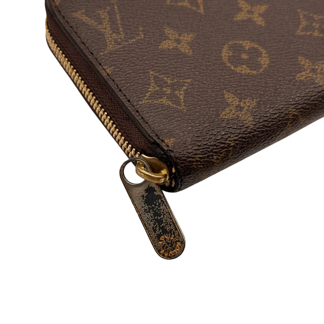 https://cdn.shopify.com/s/files/1/0564/9376/8855/files/Louis_Vuitton_Geldbeutel_Zippy_monogram_braun_6.webp?v=1784241675