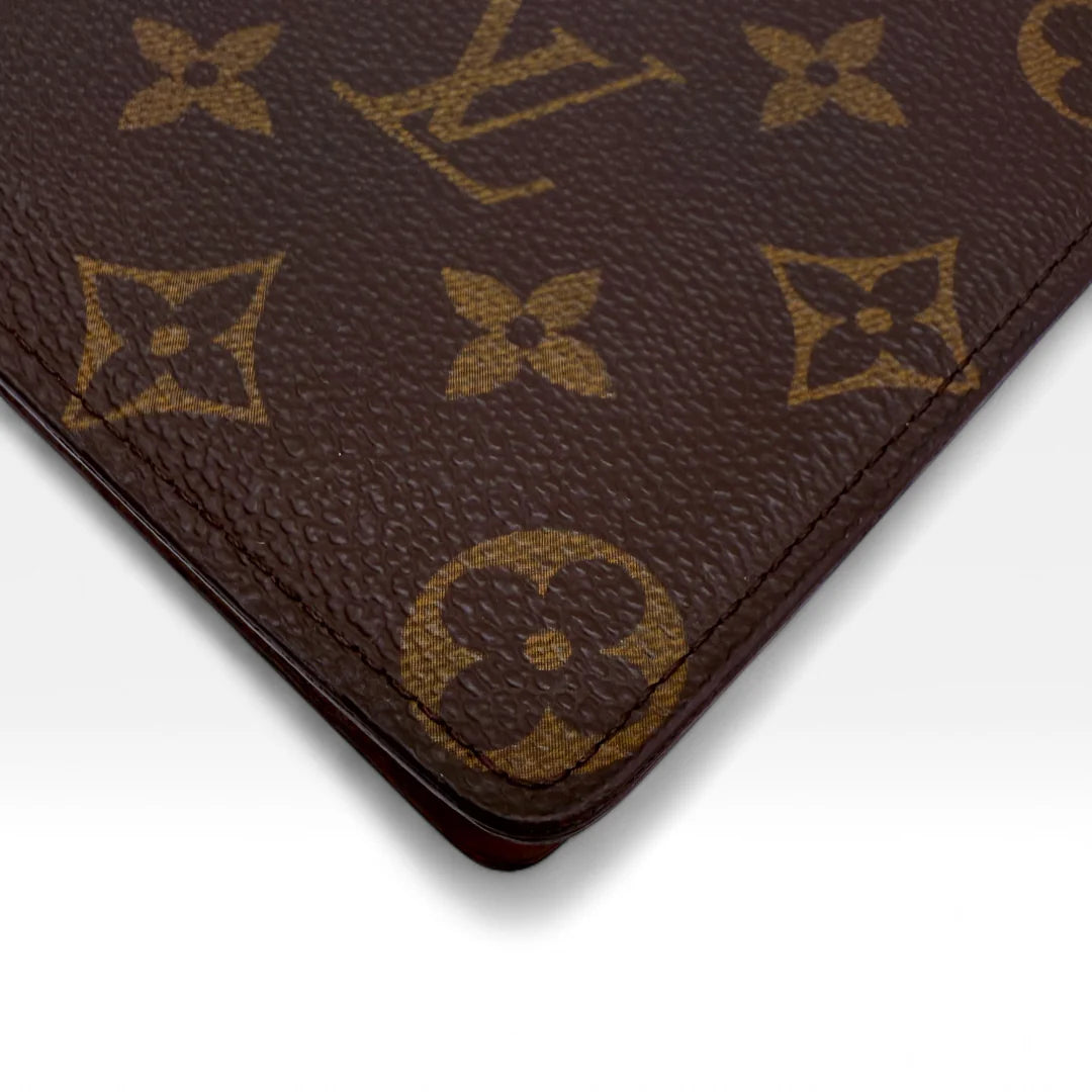https://cdn.shopify.com/s/files/1/0564/9376/8855/files/Louis_Vuitton_Geldbeutel_monogram_braun_vintage_LV_wallet2493.webp?v=1762426364