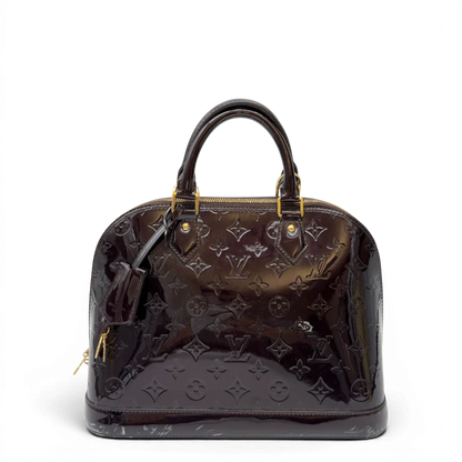 https://cdn.shopify.com/s/files/1/0564/9376/8855/files/Louis_Vuitton_Handtasche_Alma_PM_Vernis_monogram_dunkelrot_2.webp?v=1783516869