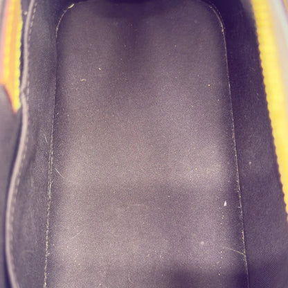 https://cdn.shopify.com/s/files/1/0564/9376/8855/files/Louis_Vuitton_Handtasche_Alma_PM_Vernis_monogram_dunkelrot_20.webp?v=1783516869