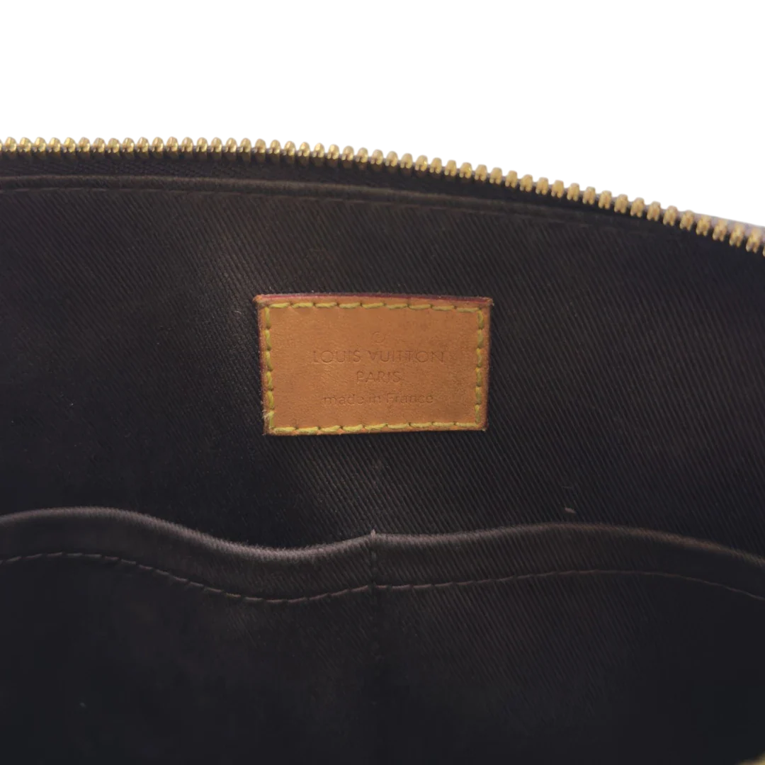 https://cdn.shopify.com/s/files/1/0564/9376/8855/files/Louis_Vuitton_Handtasche_Alma_PM_Vernis_monogram_dunkelrot_21.webp?v=1783516869
