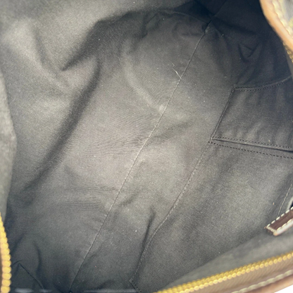 https://cdn.shopify.com/s/files/1/0564/9376/8855/files/Louis_Vuitton_Handtasche_Mini_Lin_Manon_MM_Hobo_monogram_braun_18.webp?v=1783516707