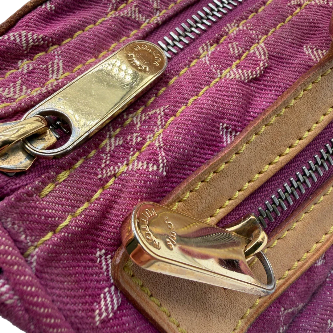https://cdn.shopify.com/s/files/1/0564/9376/8855/files/Louis_Vuitton_Handtasche_Neo_Speedy_Denim_monogram_pink_13.webp?v=1781714458