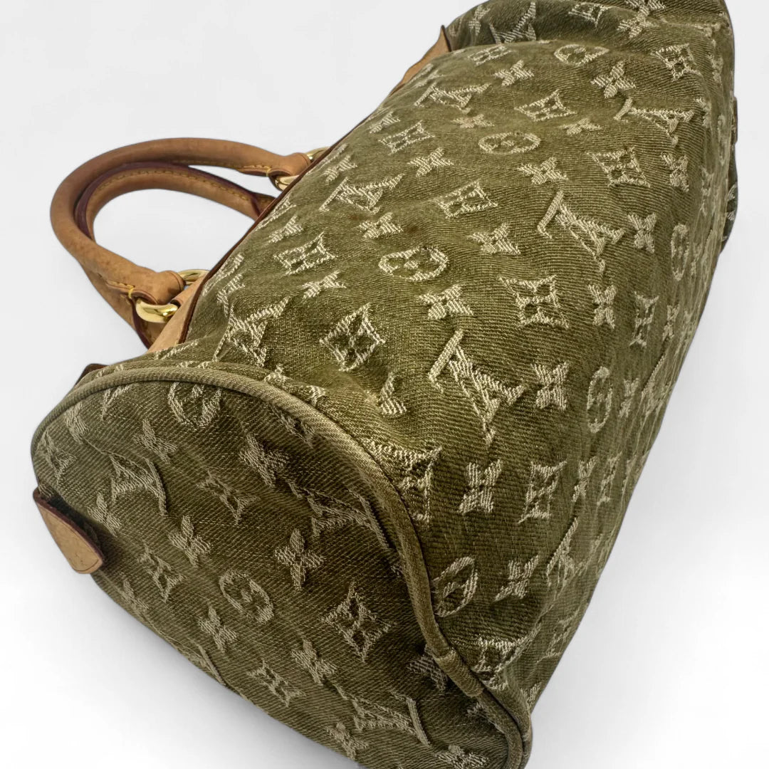 https://cdn.shopify.com/s/files/1/0564/9376/8855/files/Louis_Vuitton_Handtasche_Neo_Speedy_aus_Denimstoff_monogram_khaki_vintage_LV_handbag9916.webp?v=1761870821