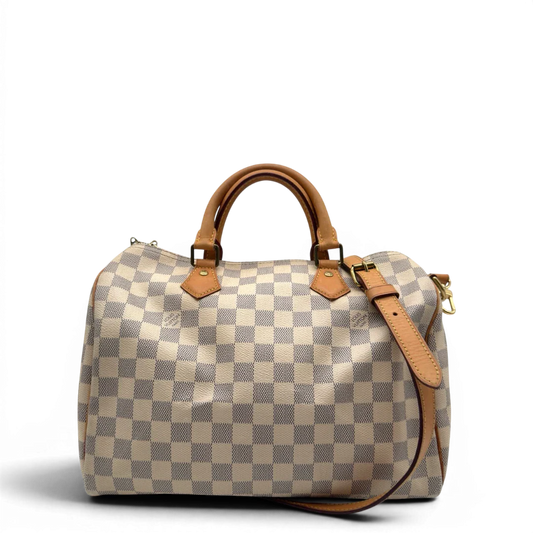 https://cdn.shopify.com/s/files/1/0564/9376/8855/files/Louis_Vuitton_Handtasche_Speedy_30_Bandouliere_Damier_Azur_weiss_1.webp?v=1784128191