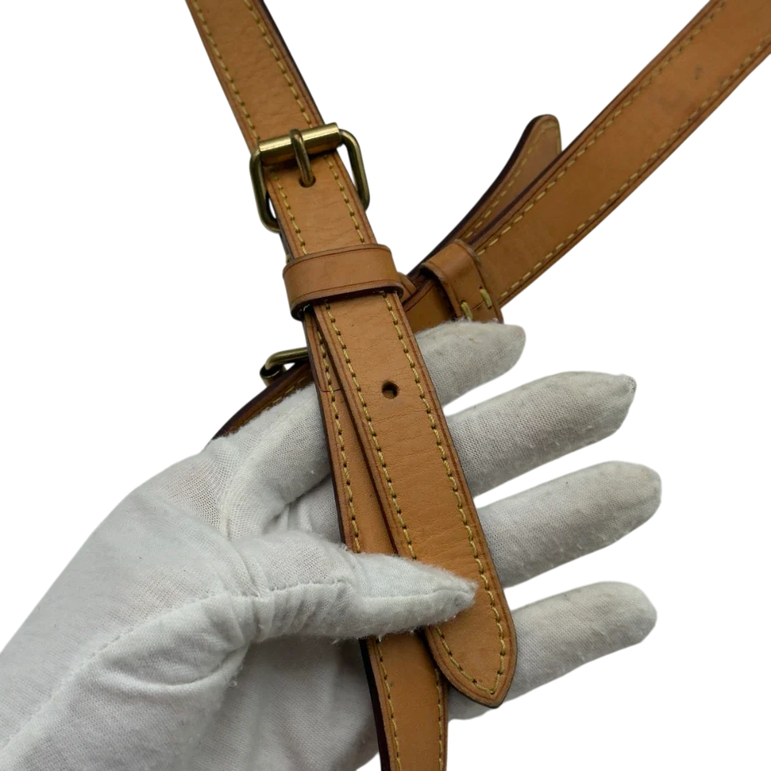 https://cdn.shopify.com/s/files/1/0564/9376/8855/files/Louis_Vuitton_Handtasche_Speedy_30_Bandouliere_Damier_Azur_weiss_16.webp?v=1784128191