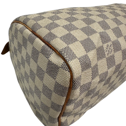 https://cdn.shopify.com/s/files/1/0564/9376/8855/files/Louis_Vuitton_Handtasche_Speedy_30_Damier_Azur_weiss_vintage_LV_2021_421ebdf9-b36a-4fbf-b1e1-ed317e83d077.webp?v=1769739707