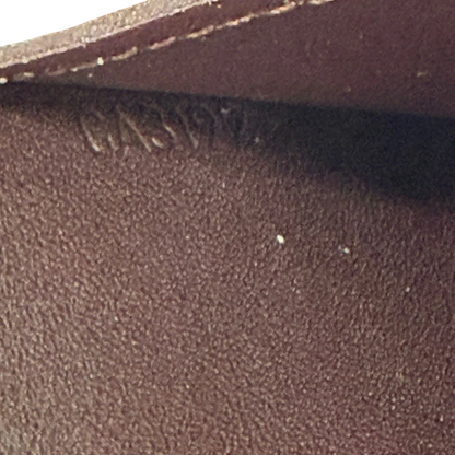 https://cdn.shopify.com/s/files/1/0564/9376/8855/files/Louis_Vuitton_Kartenhalter_Envelope_Vernis_monogram_dunkelrot_12.webp?v=1783511438
