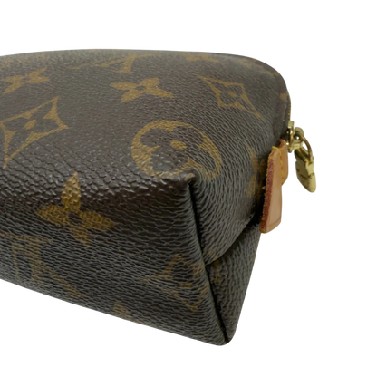 https://cdn.shopify.com/s/files/1/0564/9376/8855/files/Louis_Vuitton_Kosmetiktasche_Pouch_PM_monogram_braun_9.webp?v=1783512236