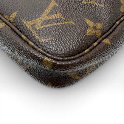 https://cdn.shopify.com/s/files/1/0564/9376/8855/files/Louis_Vuitton_Pochette_Accessoires_monogram_braun_vintage_LV_8304.webp?v=1768418125