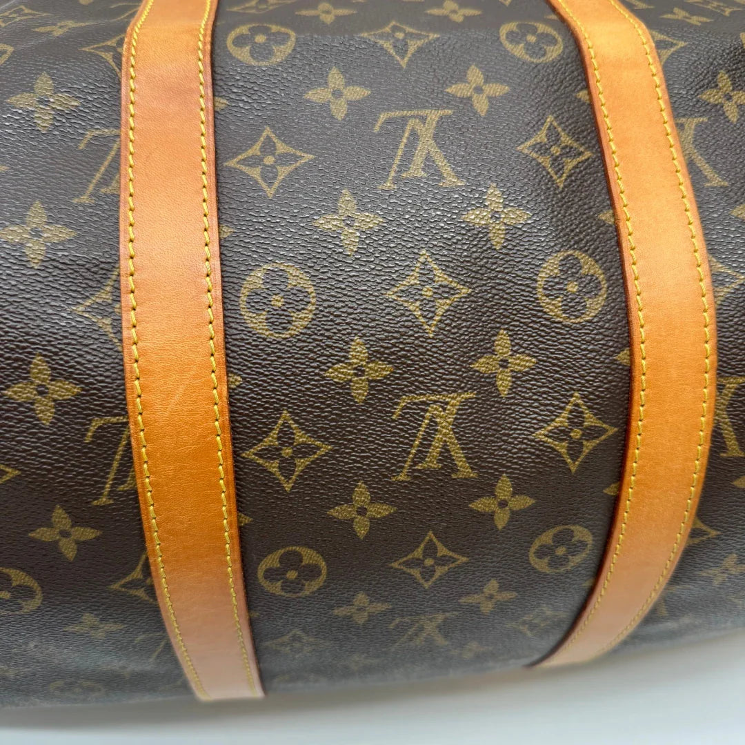 https://cdn.shopify.com/s/files/1/0564/9376/8855/files/Louis_Vuitton_Reisetasche_Keepall_55_Bandouliere_monogram_braun_14.webp?v=1783515514