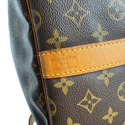 https://cdn.shopify.com/s/files/1/0564/9376/8855/files/Louis_Vuitton_Reisetasche_Keepall_55_Bandouliere_monogram_braun_18.webp?v=1783515514