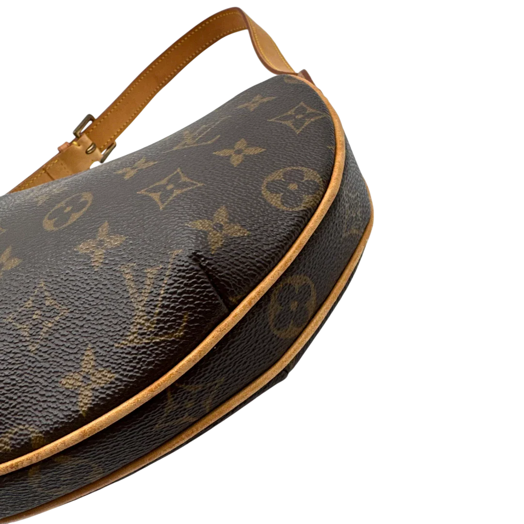 https://cdn.shopify.com/s/files/1/0564/9376/8855/files/Louis_Vuitton_Schultertasche_Croissant_PM_monogram_braun_vintage_LV_8049.webp?v=1772115947