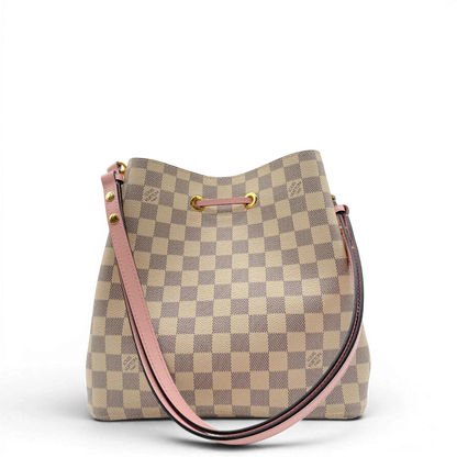 https://cdn.shopify.com/s/files/1/0564/9376/8855/files/Louis_Vuitton_Schultertasche_NeoNoe_MM_Damier_Azur_weiss_vintage_LV5874.webp?v=1778153869