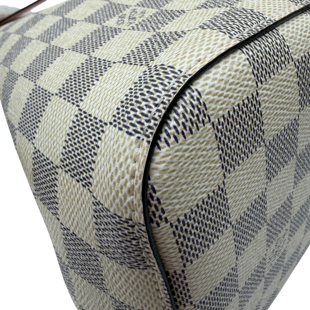 https://cdn.shopify.com/s/files/1/0564/9376/8855/files/Louis_Vuitton_Schultertasche_NeoNoe_MM_Damier_Azur_weiss_vintage_LV5880.webp?v=1778153869