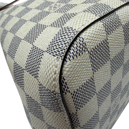 https://cdn.shopify.com/s/files/1/0564/9376/8855/files/Louis_Vuitton_Schultertasche_NeoNoe_MM_Damier_Azur_weiss_vintage_LV5880.webp?v=1778153869