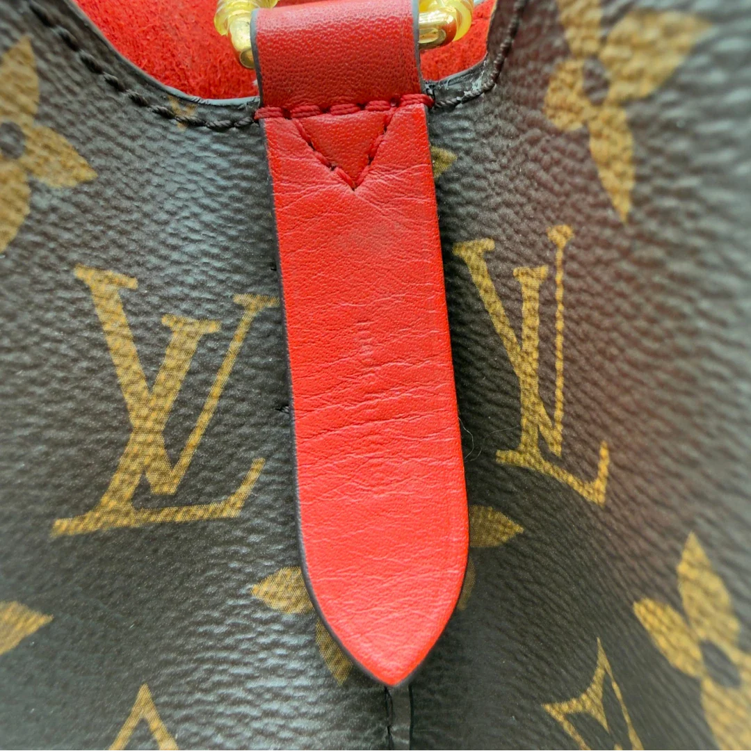 https://cdn.shopify.com/s/files/1/0564/9376/8855/files/Louis_Vuitton_Schultertasche_NeoNoe_MM_monogram_braun_vintage_LV7906.webp?v=1779965395