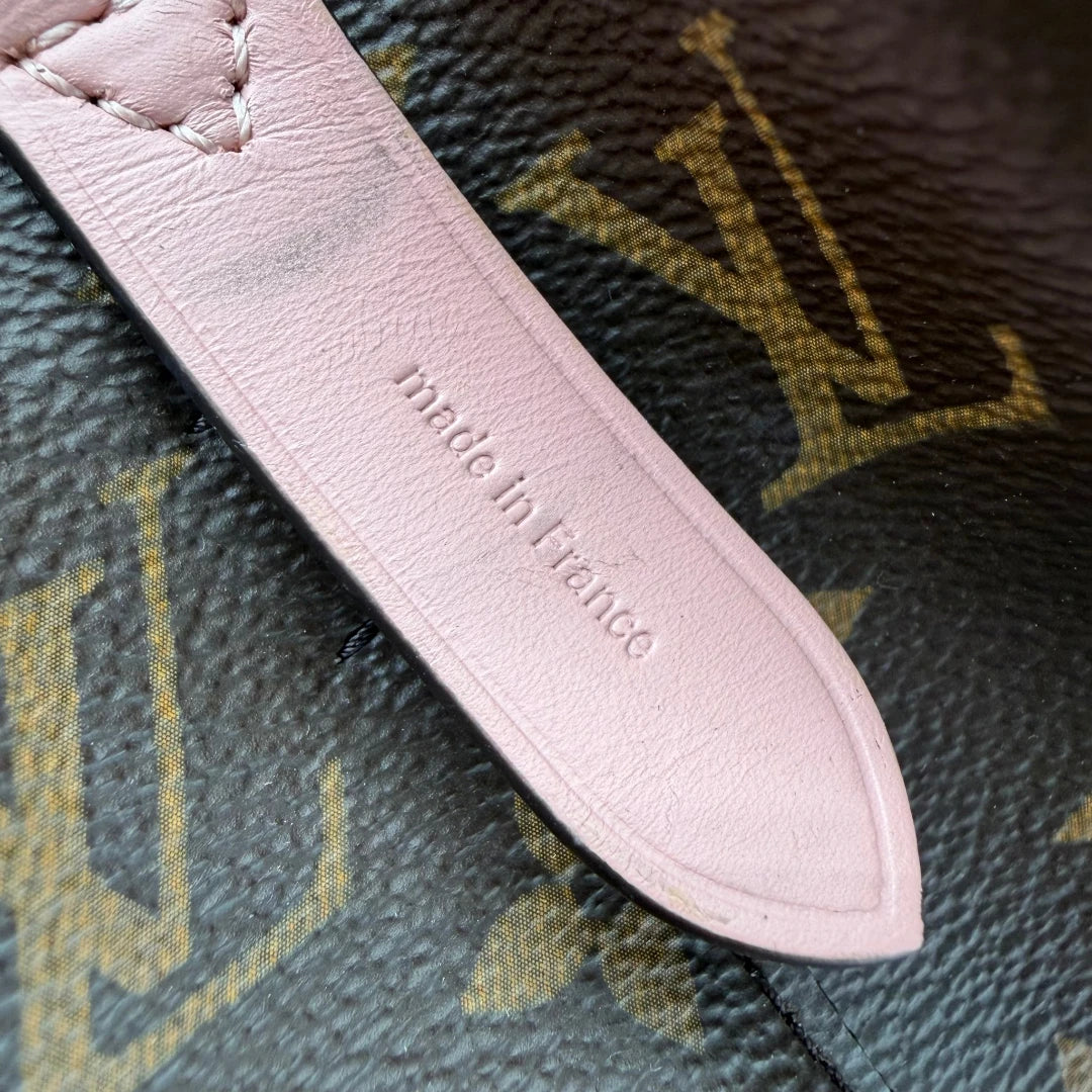 https://cdn.shopify.com/s/files/1/0564/9376/8855/files/Louis_Vuitton_Schultertasche_NeoNoe_monogram_braun_vintage_LV3594.webp?v=1774401024