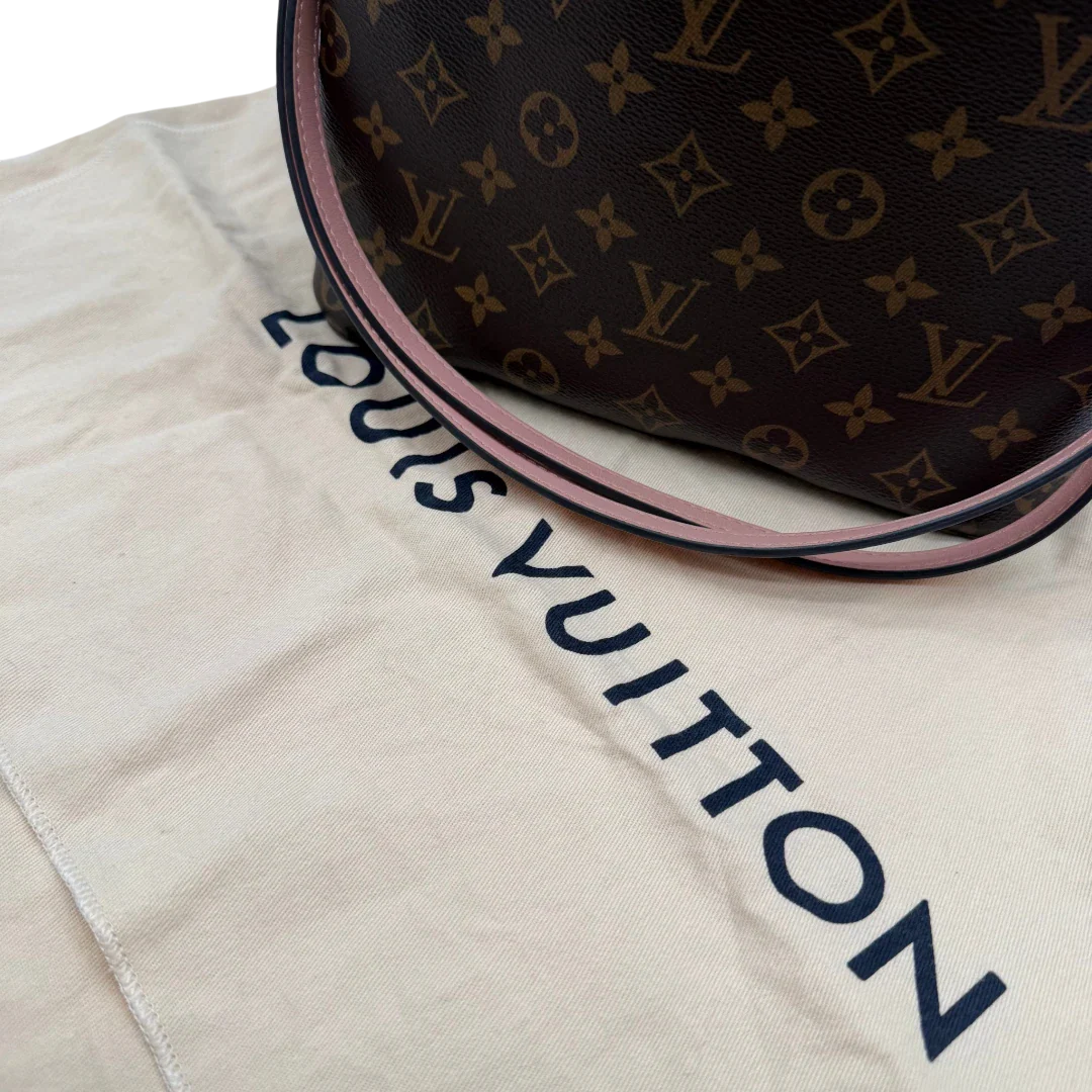 https://cdn.shopify.com/s/files/1/0564/9376/8855/files/Louis_Vuitton_Schultertasche_NeoNoe_monogram_braun_vintage_LV3601.webp?v=1774401024