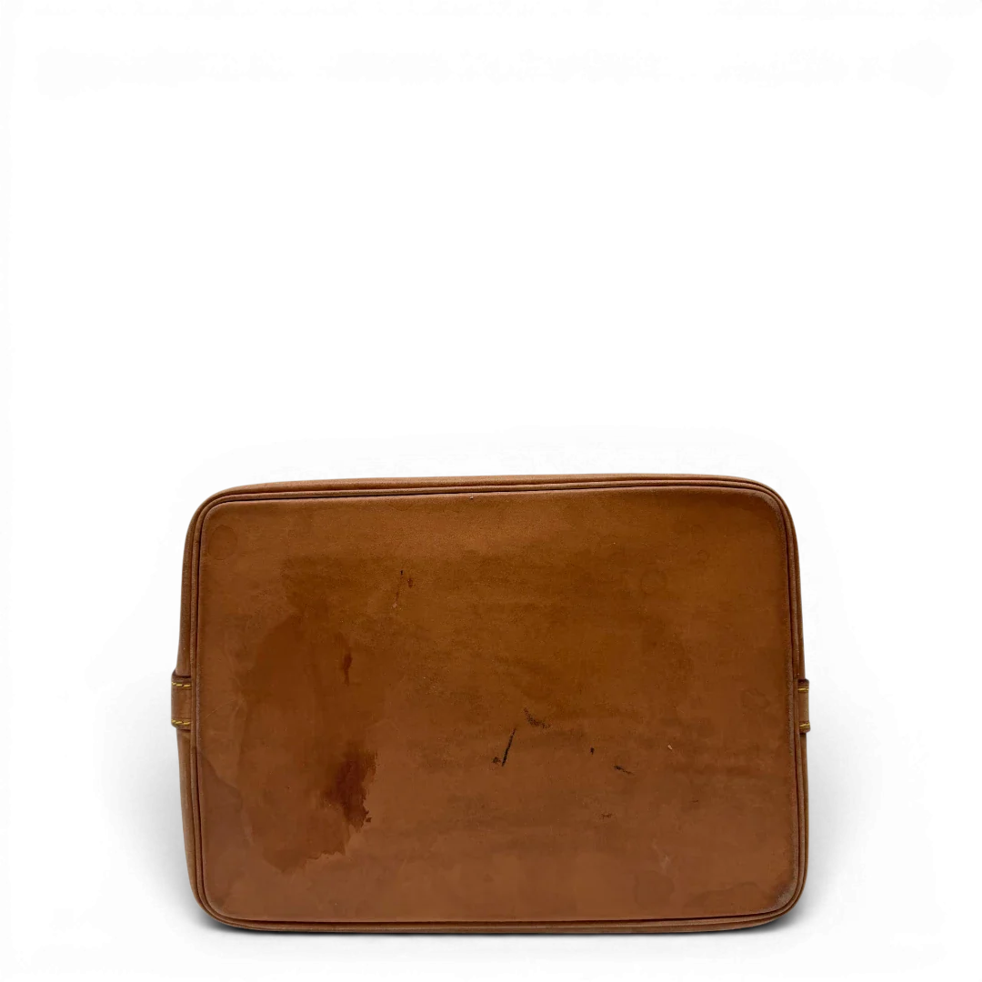 https://cdn.shopify.com/s/files/1/0564/9376/8855/files/Louis_Vuitton_Schultertasche_Sac_Noe_Grande_monogram_braun_vintage_LV7656.webp?v=1780488070