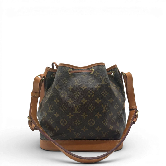 https://cdn.shopify.com/s/files/1/0564/9376/8855/files/Louis_Vuitton_Schultertasche_Sac_Noe_Petit_monogram_braun_vintage_LV6003.webp?v=1778197933